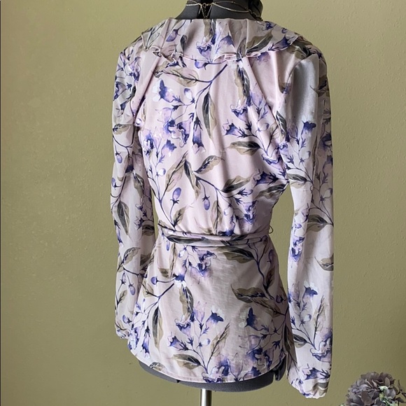 Beautiful Goldray floral wrap blouse - Picture 3 of 7